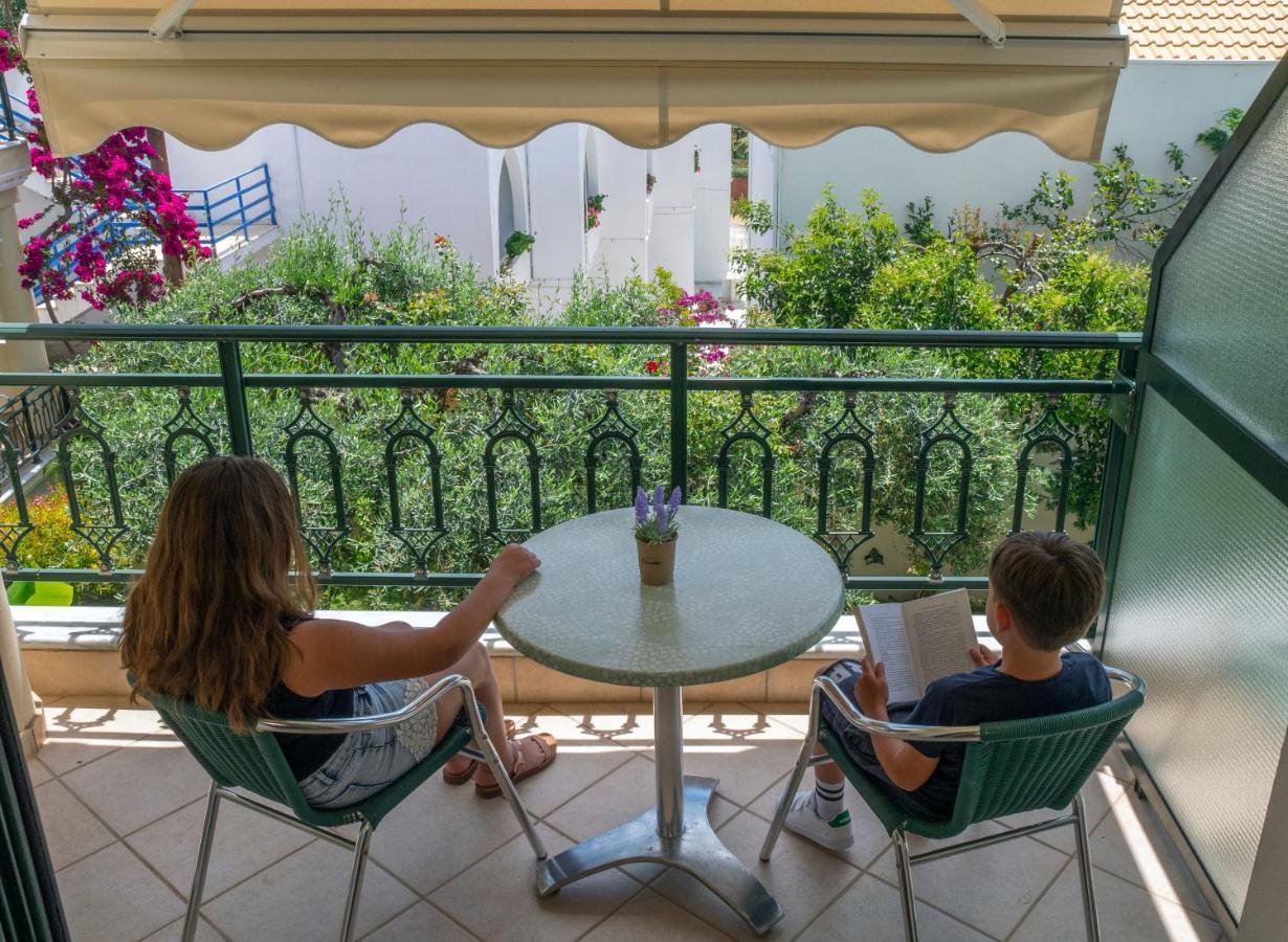 Hotel Loukas Vrachos Paralia Vrachou Bagian luar foto
