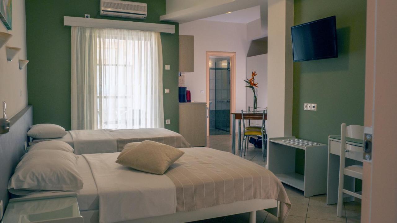Hotel Loukas Vrachos Paralia Vrachou Bagian luar foto