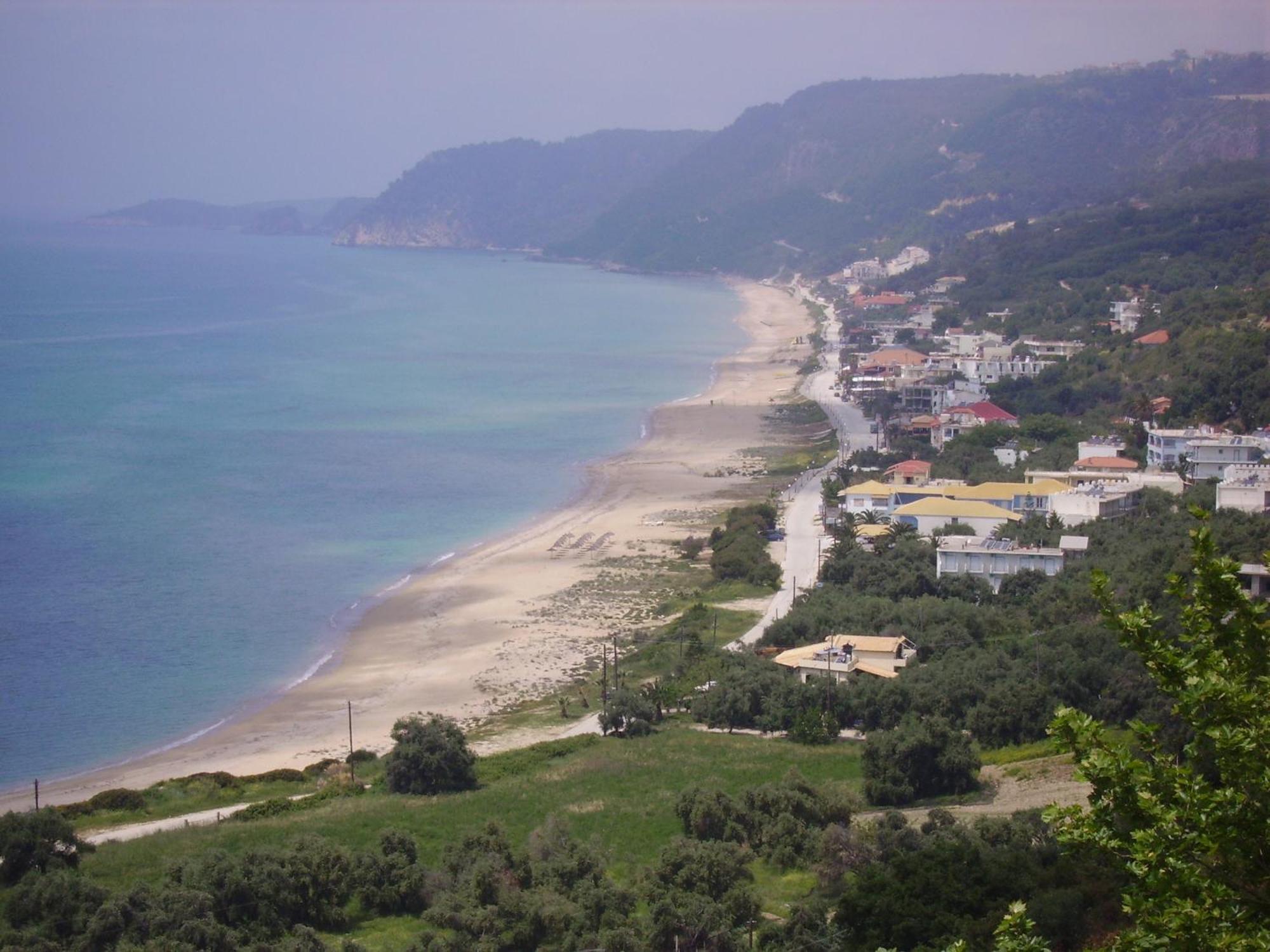 Hotel Loukas Vrachos Paralia Vrachou Bagian luar foto