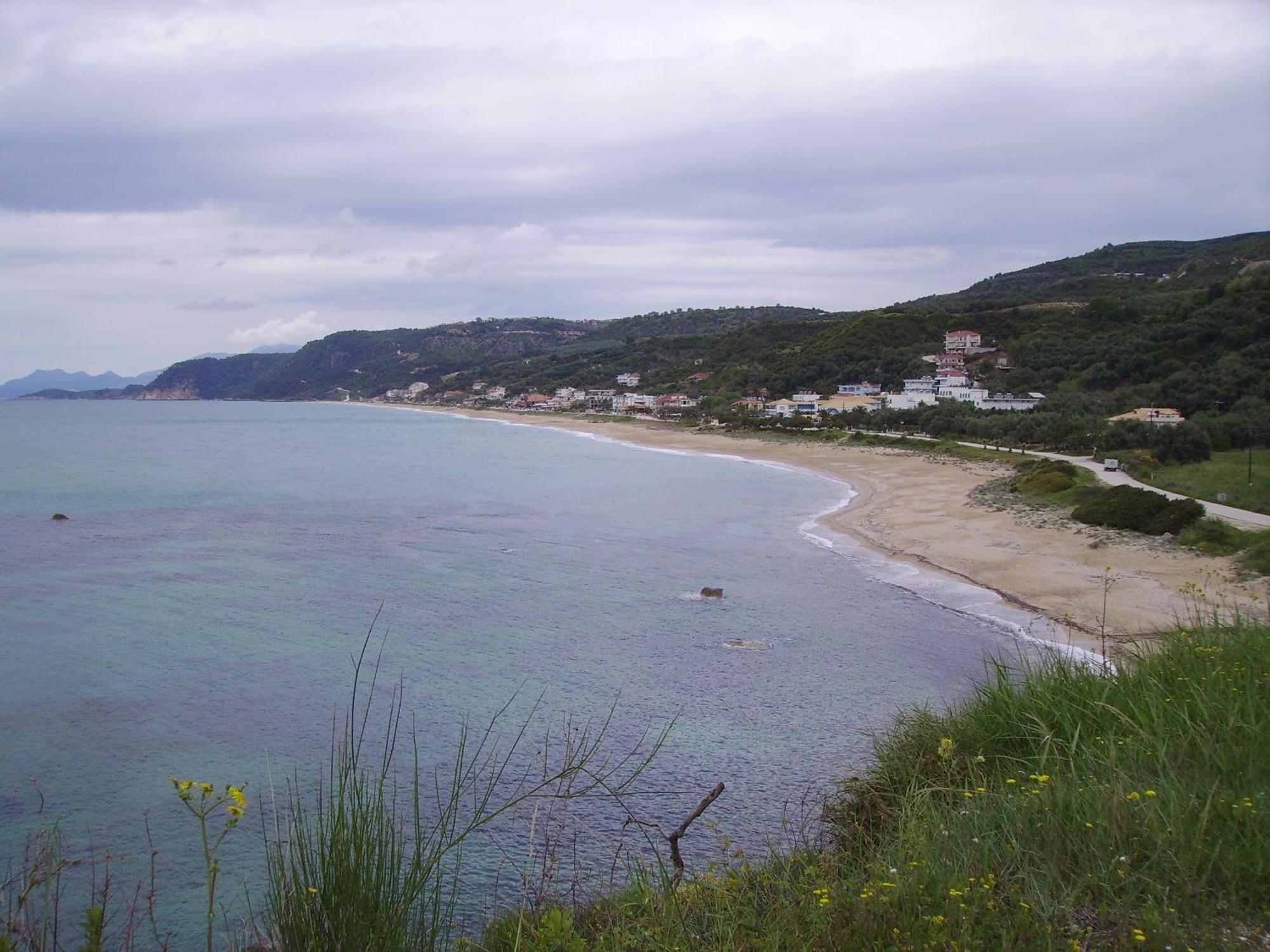 Hotel Loukas Vrachos Paralia Vrachou Bagian luar foto