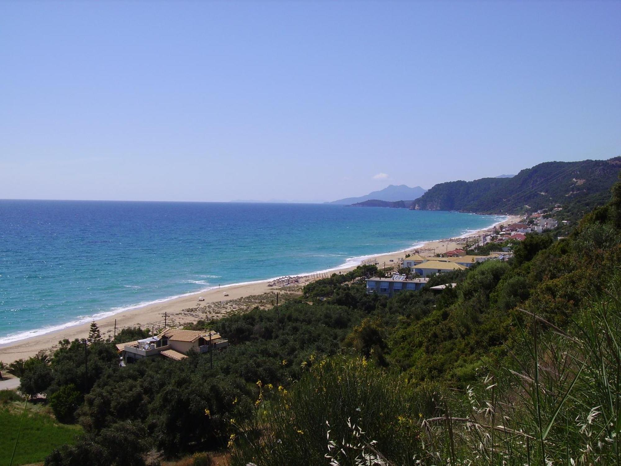 Hotel Loukas Vrachos Paralia Vrachou Bagian luar foto