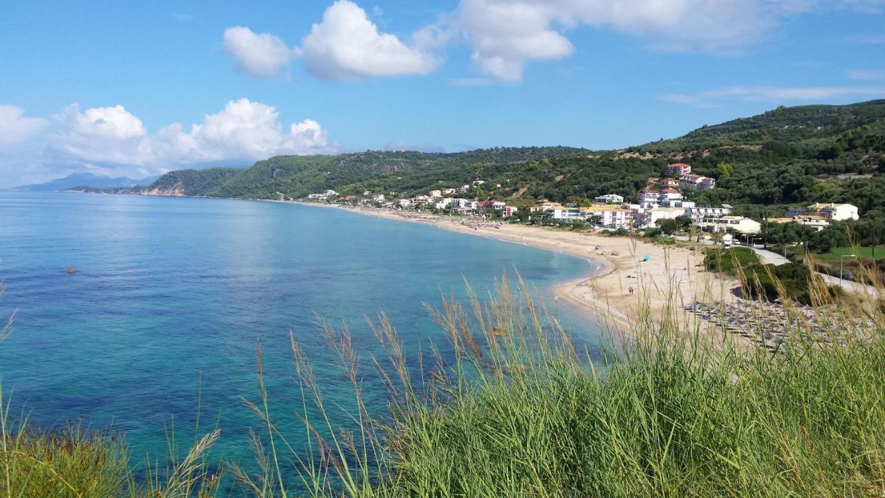 Hotel Loukas Vrachos Paralia Vrachou Bagian luar foto