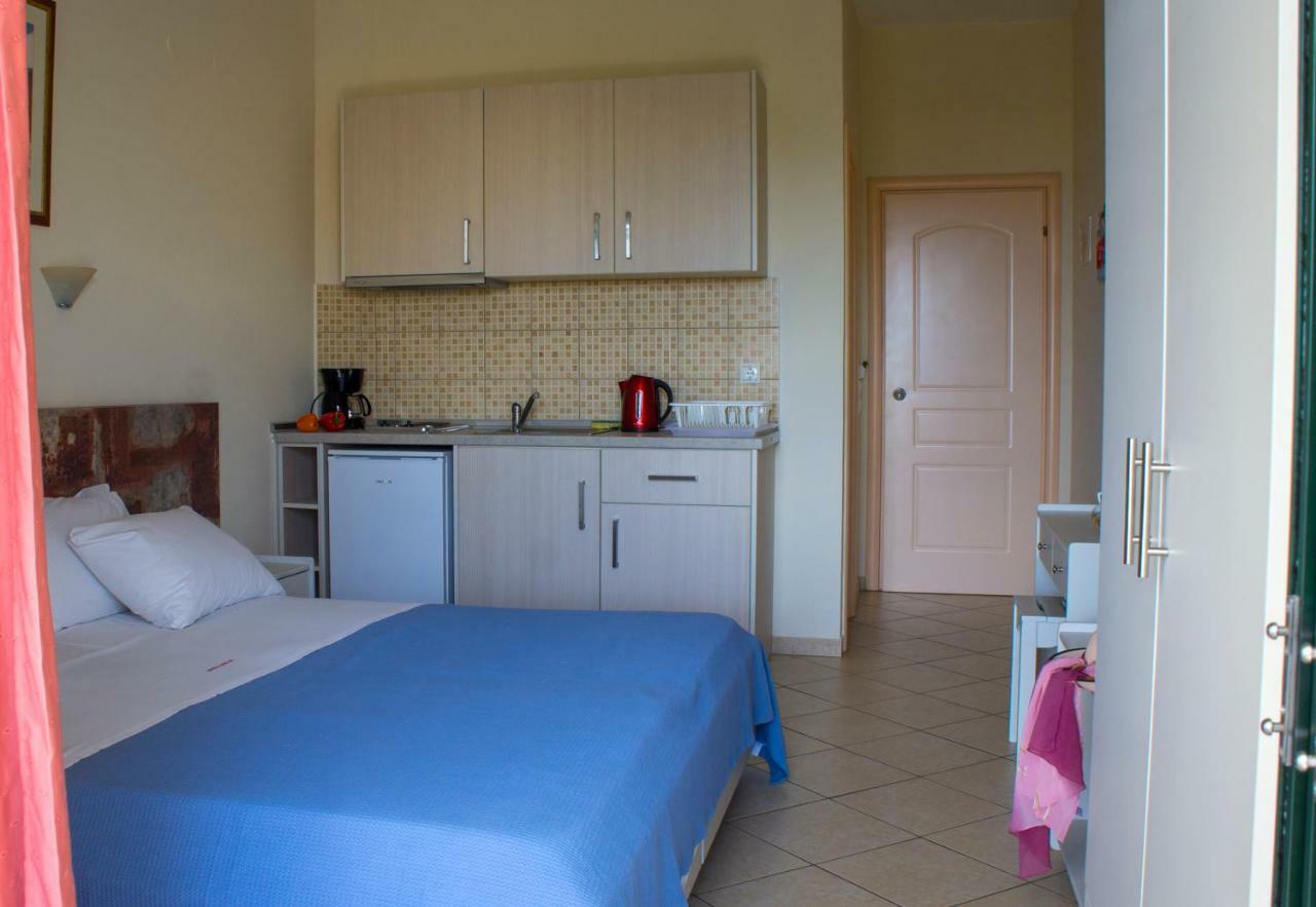 Hotel Loukas Vrachos Paralia Vrachou Bagian luar foto