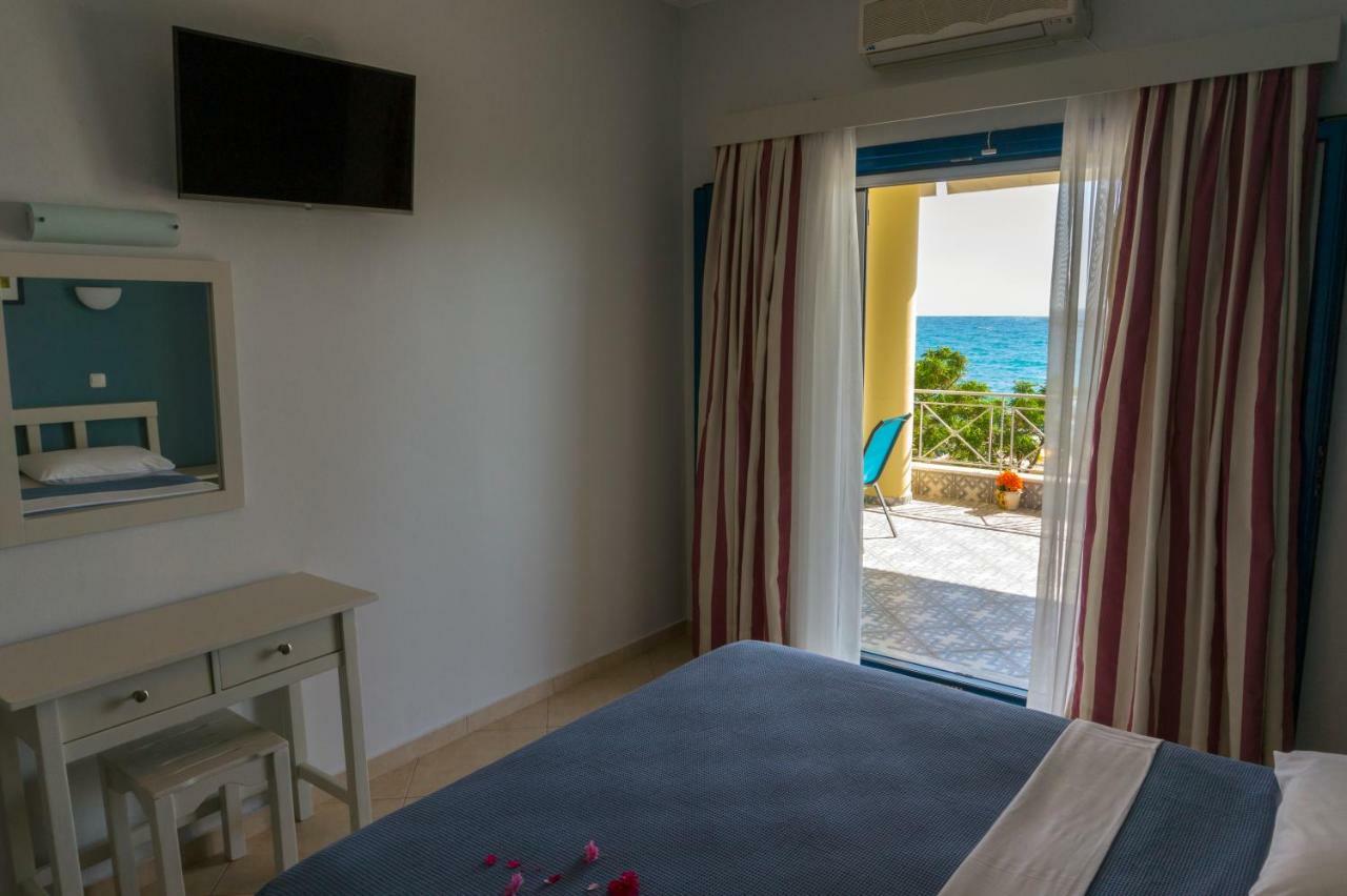 Hotel Loukas Vrachos Paralia Vrachou Bagian luar foto