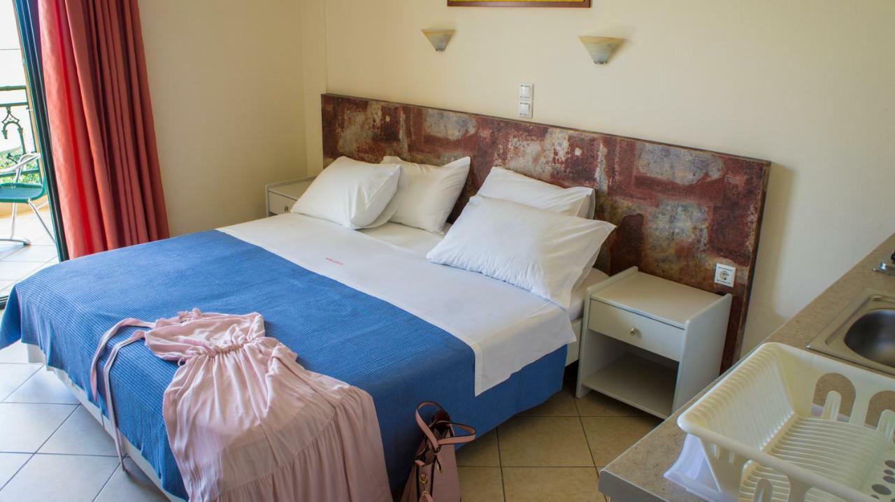 Hotel Loukas Vrachos Paralia Vrachou Bagian luar foto