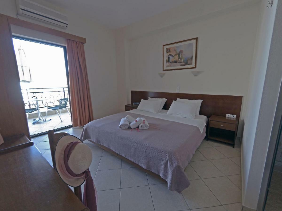 Hotel Loukas Vrachos Paralia Vrachou Bagian luar foto